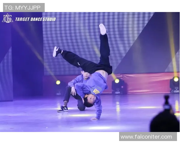 深圳街舞队的成长之路：一段热血与梦想交织的街舞纪实故事